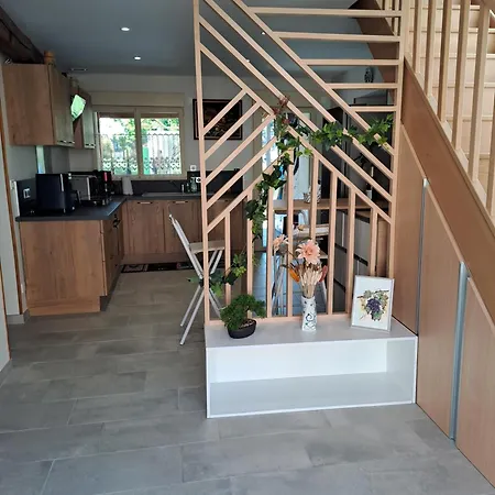 Le Sadi Bulle Holiday home Le Breuil (Marne)